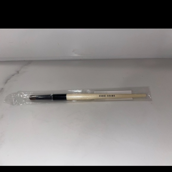Bobbi Brown eye smudger makeup brush - Picture 3 of 4